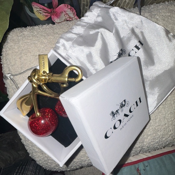 Coach Glitter X-Large Cherry Keychain with Gold Leaf🥳🥳❌ - Picture 4 of 4